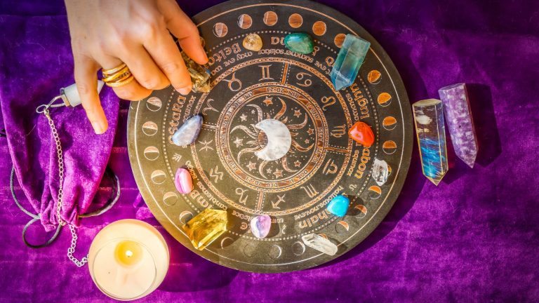Horóscopo de Sexta-feira, 16 de Maio de 2025 – Previsões para o seu signo no amor, trabalho e dinheiro