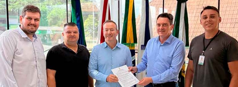 Guaramirim e Schroeder firmam convênio