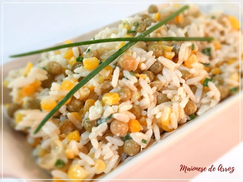 Cozinhar o arroz na água quente ou água fria?