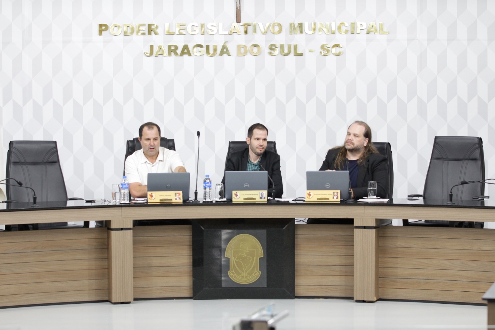 Câmara de Jaraguá cita Prefeitura, em ofício, comunicando a nulidade de duas audiências públicas