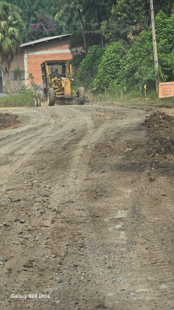 Moradores do Braço Direito, em Massaranduba, querem a retomada das obras na SC-414
