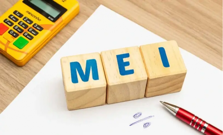MEI pode ter desconto quando falta no trabalho Domingo ou feriado