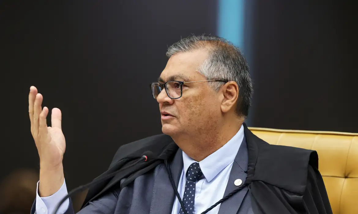 Dino vota pela condenação de Bolsonaro e aliados; placar no STF chega a 2 a 0