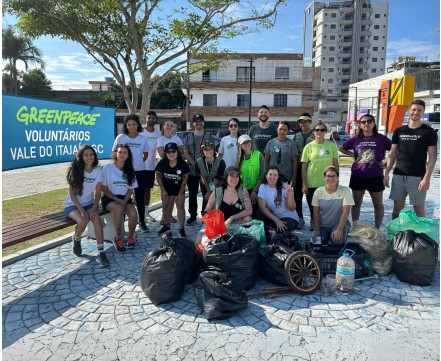 Mutirão de Limpeza mobiliza voluntários em Blumenau no Dia Mundial de Limpeza de Rios e Praias