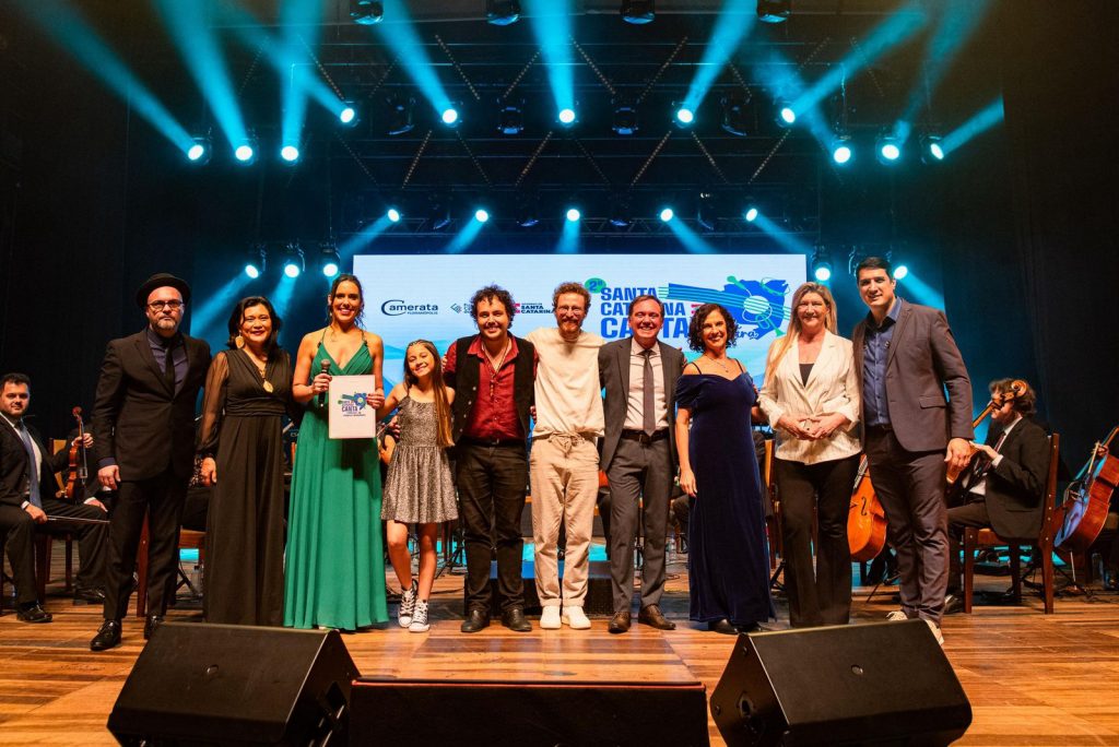Maitê Rios Martins é finalista do Santa Catarina Canta